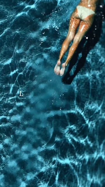 Frost no es solo una libreta para escribir. ❄️
Es el lugar donde guardar esos fragmentos del verano que queremos recordar: una dirección, una idea, un viaje o esos momentos la vida que nos hacen detenernos, volver y sentirnos en casa dentro de nuestros propios pensamientos. 🩵